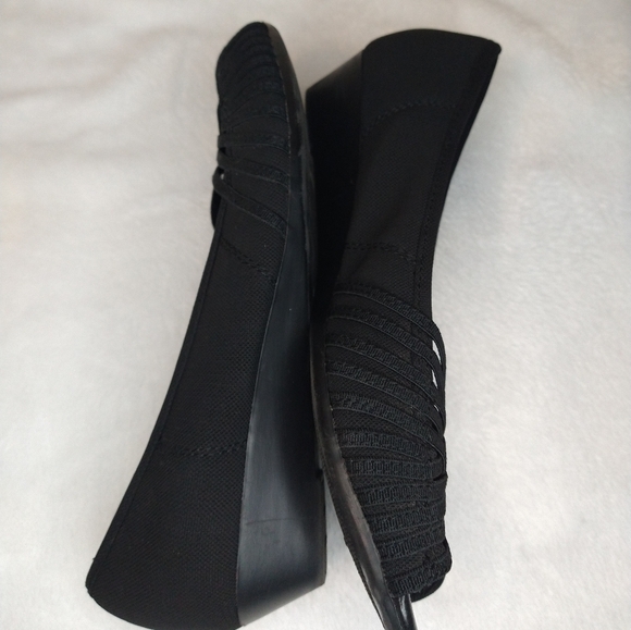 Y2K Impo Stretch Black Slip On Peep Toe Wedge Heeled Shoes - Picture 5 of 6